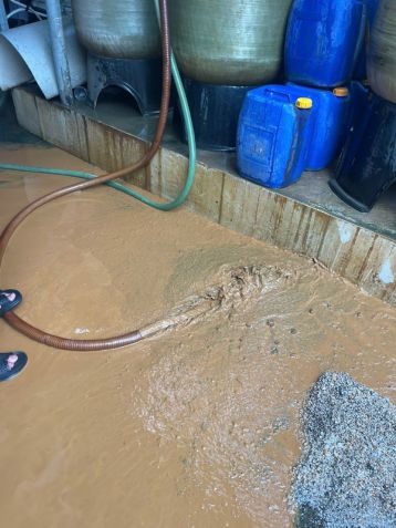 Nước giếng khoan bị nhiễm mangan l&agrave; g&igrave;? Dấu hiệu nhận biết v&agrave; giải ph&aacute;p xử l&yacute; hiệu quả