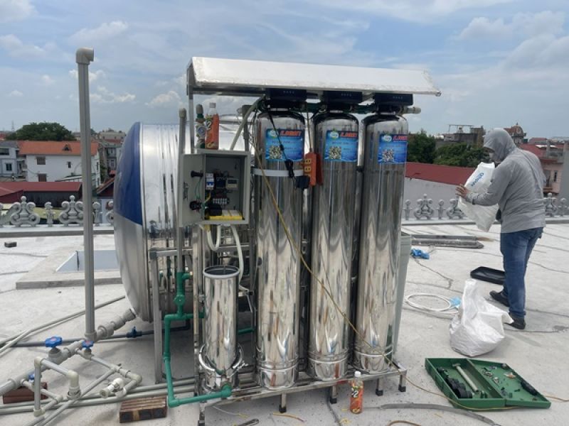 Lắp đặt hệ thống lọc tổng đầu nguồn UF-IN NewLight xử l&yacute; nước giếng nhiễm v&ocirc;i tại biệt thự Từ Sơn, Bắc Ninh
